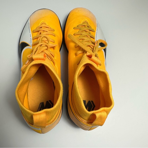 Nike Junior Mercurial Superfly 7 Academy IC YOUTH AT8135-801 Size 6Y - Picture 10 of 10